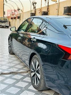 نيسان ألتيما